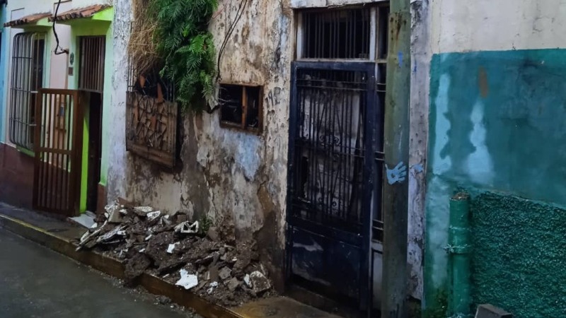 Lluvias generan colapsos en viejas viviendas - Diario La tercera Ola