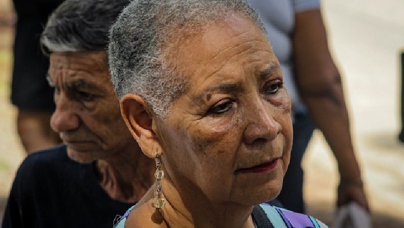 El rostro de la soledad y el olvido de los adultos mayores en Venezuela ...